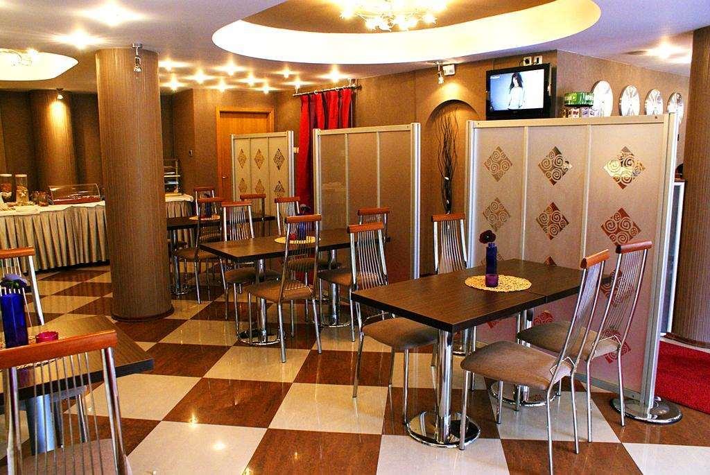 Leonardo Hotel Skopje Restaurant foto